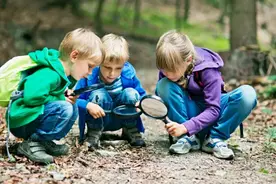 新一代「AR地球仪」，看恐龙、游太空…让知识活起来！图片