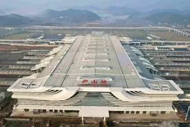 安九高铁全线最大站房庐山站全面亮相图片