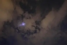 英仙座流星雨12日迎来极大 一起仰望美丽星空图片