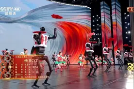 来自杭州的人形机器人上春晚了！转起手绢比人还丝滑图片