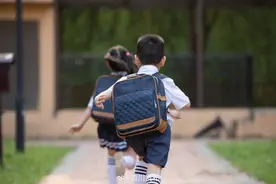 成都中小学开学时间确定图片