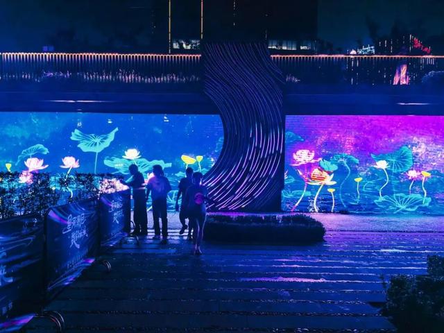 光影节人气旺！快到普陀分会场海纳公园来打卡！