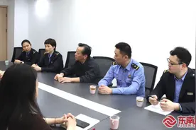 “福州南站，想说爱你不容易”系列报道六：站内强化标识并增加了志愿者图片