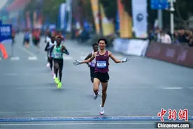 2025全国半程马拉松锦标赛（第1站）四川仁寿鸣枪开跑图片