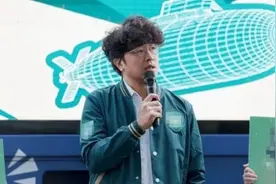 起底“台独”小丑沈伯洋与曹兴诚图片