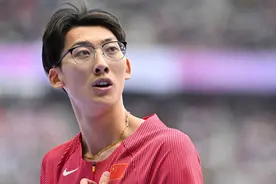 同济大学新生“眼镜哥”爆火，“以为他是搞奥数的，结果是搞奥运的！”图片