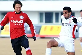 理记：李铁安排曲乐恒去足球公园任职，给已瘫痪的队友一份营生图片