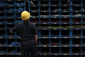 特朗普对钢、铝加征25%关税，一拳狠狠砸在美国企业头上图片