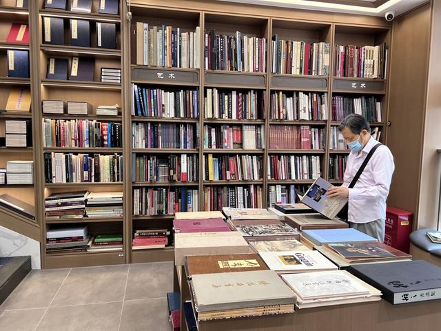 旧书新知·书香上海丨福州路401号，淘书收书“一条龙”