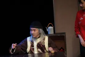 从时团少年到中戏学生：演《原野》《日出》的马嘉祺与宋亚轩图片