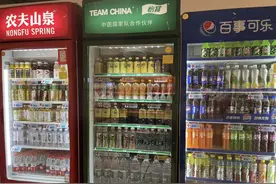 果然财经｜瓶装饮料的"冰柜战争"：推广一台可拿到200元奖励图片