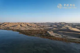 【中国有约】一半湖水一半沙 外籍媒体人惊喜“解锁”博斯腾湖：这里的“湖”鸥是吃馕长大的！图片