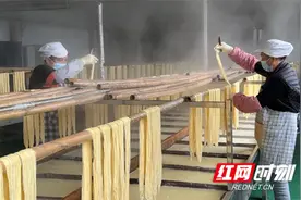 新春走基层丨江永：手工腐竹俏销市场图片