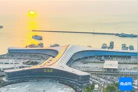 深耕琼州海峡“黄金水道”20余年 海峡股份：与海南自贸港“比翼齐飞”图片