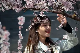 金城花正盛 踏春好时节图片