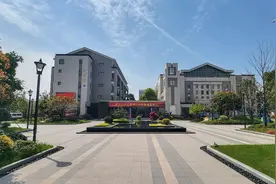 回母校当老师是种什么体验？他们在杭州这所高中“造梦”图片