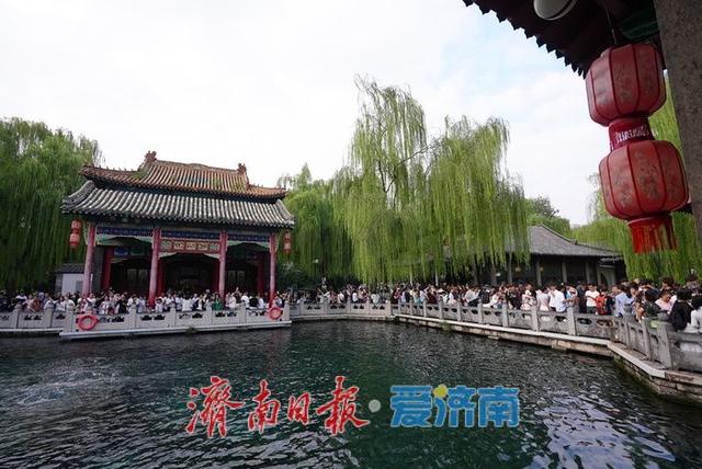 “水涌若轮”盛景醉游人