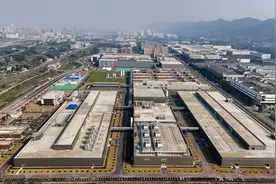 国内本土再增加一条碳化硅晶圆量产线 从汽车到AR眼镜 上游降本带来终端应用“多点开花”|聚焦图片