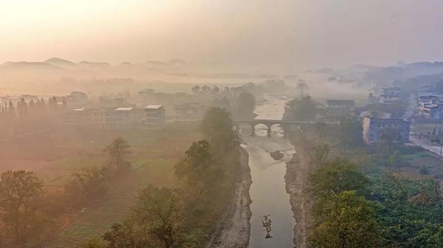 今日图集丨雾锁长江村：常宁的另一面，从晨雾开始苏醒