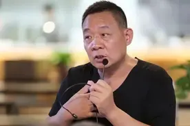 胖东来上神坛，于东来“肉身成圣”图片