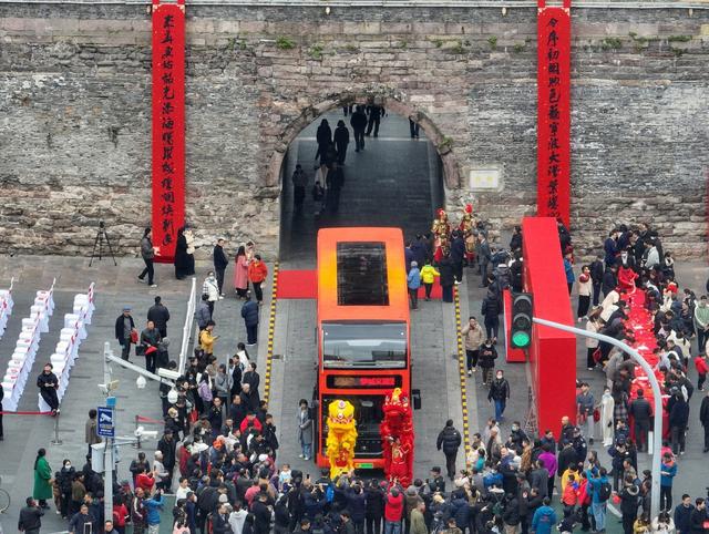 甬江潮：天封塔“亮”了，罗城“活”了