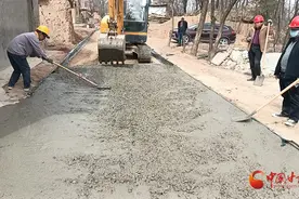 泾川：硬化道路办实事 铺就群众幸福路图片