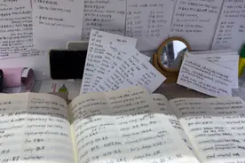 义乌人想不通，会多国外语的擦鞋阿姨为啥火，这里人均英语四级图片