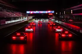 暗夜赛道空降上海国际赛车场，2024奥迪RS嘉年华在沪启幕图片