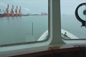 我们一起去看海！“桂宁蒙”小朋友携手登上海事船图片