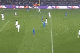 “孩子般的错误” 后卫奇葩送点让维拉遭遇欧冠首败图片