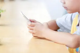 未成年充值手游万元，家长申诉退款通过后，凭啥只能拿回七成钱？图片