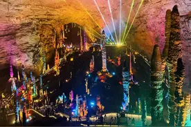 张家界一知名景区全新升级！自然奇景+光影科技打造奇幻之旅图片