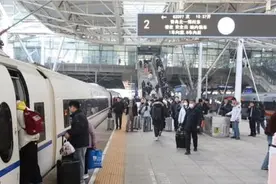 山东首个跨省环线高铁列车开行 鲁豫步入高铁“环时代”图片