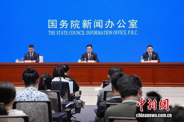 西藏今年上半年接待国内外游客3218.48万人次