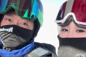 小米雷军在新疆滑雪还随机送人小米14？本人回应来了图片