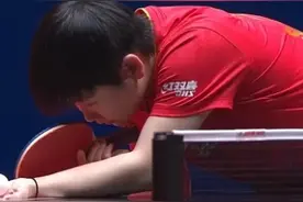 孙颖莎卫冕世界杯冠军 4-0战胜队友蒯曼图片