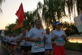 特种兵式跑步火了！55个人，四点半从绍兴赶到杭州，跑一朵21公里的“玫瑰花”图片