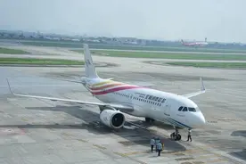 Guiyang-Hanoi flight route opens｜贵州唯一本土航空：多彩贵州航空首条国际航线开通图片