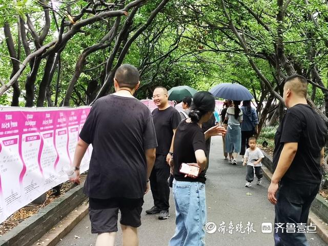 凌晨出发赶赴烟台山联谊活动现场，天津大姨跨城替儿寻姻缘