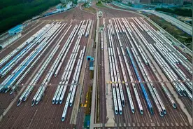 国铁集团郑州局发挥铁路网优势，积极服务旅客周末出行图片