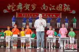 （我家这一年）老年大学“90后”走红老师董福顺：让更多老人与时代同频乐活起来图片