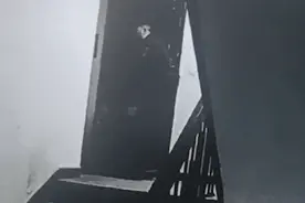 杭州男子群里发了10个字，家门突然被开！警察冲了进来...图片