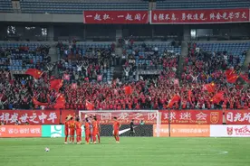 国足“雪耻”越南队！武磊单刀破门，并列成为国足历史射手王图片