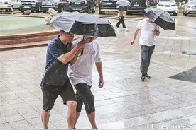 风雨无阻热情 2024年专科批次志愿填报咨询会在泉州晚报社举办图片
