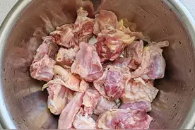 壹粉食堂|过年吉祥菜之红烧鸡块，色泽红亮、味道醇厚，快学学吧图片