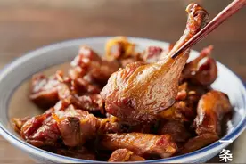 地道闽南姜母鸭，古法砂锅慢炖，一锅一鸭，焦嫩咸香！图片