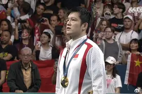 自豪！樊振东颁奖仪式全场合唱国歌图片