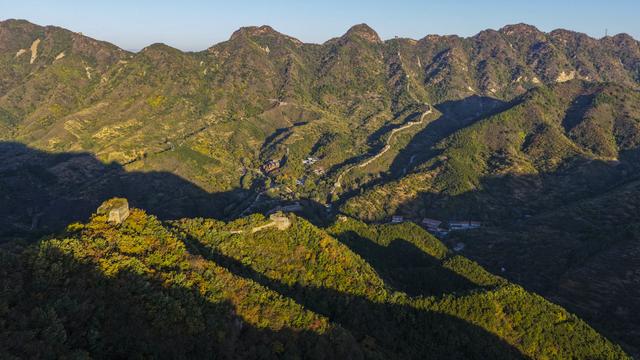 河北迁西：秋到青山关