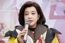 74岁刘晓庆拍短剧了！图片