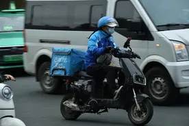 广州外卖骑手新规落地：多次违章或入黑名单全行业禁业图片